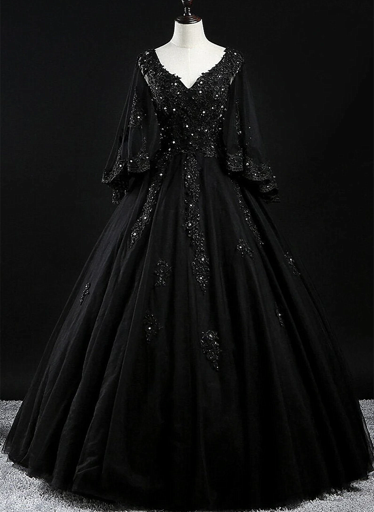 Beautiful Tulle with Lace Applique Beaded Sweet 16 Dress, V-neckline Long Formal Dress